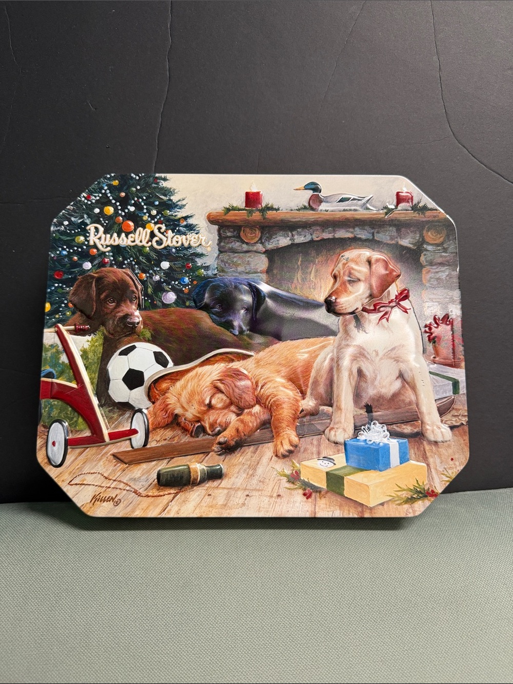 VINTAGE RUSSELL STOVER “CHRISTMAS BREAK” BAR RELIEF PUPPIES HINGED METAL TIN